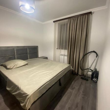 2 Cosy Apartment In Townhouse Near Airport Evn Geghanist  Ngoại thất bức ảnh