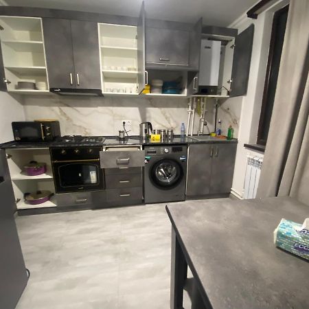2 Cosy Apartment In Townhouse Near Airport Evn Geghanist  Ngoại thất bức ảnh
