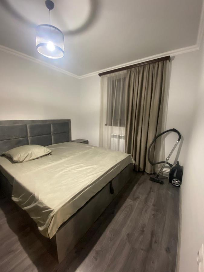 2 Cosy Apartment In Townhouse Near Airport Evn Geghanist  Ngoại thất bức ảnh